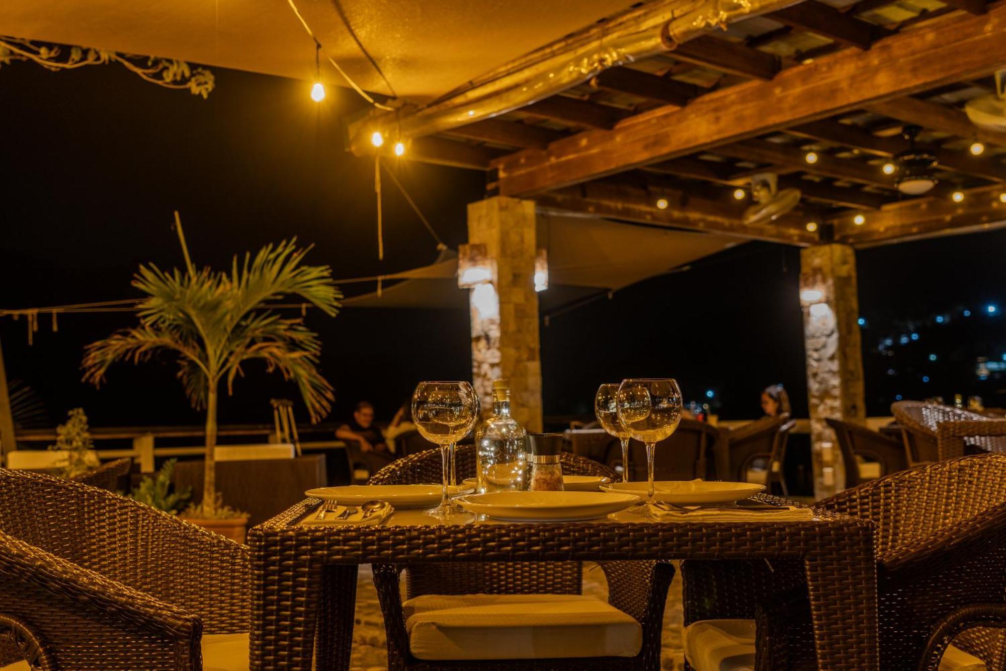 Edgewater Dive & Spa Resort Puerto Galera Ngoại thất bức ảnh