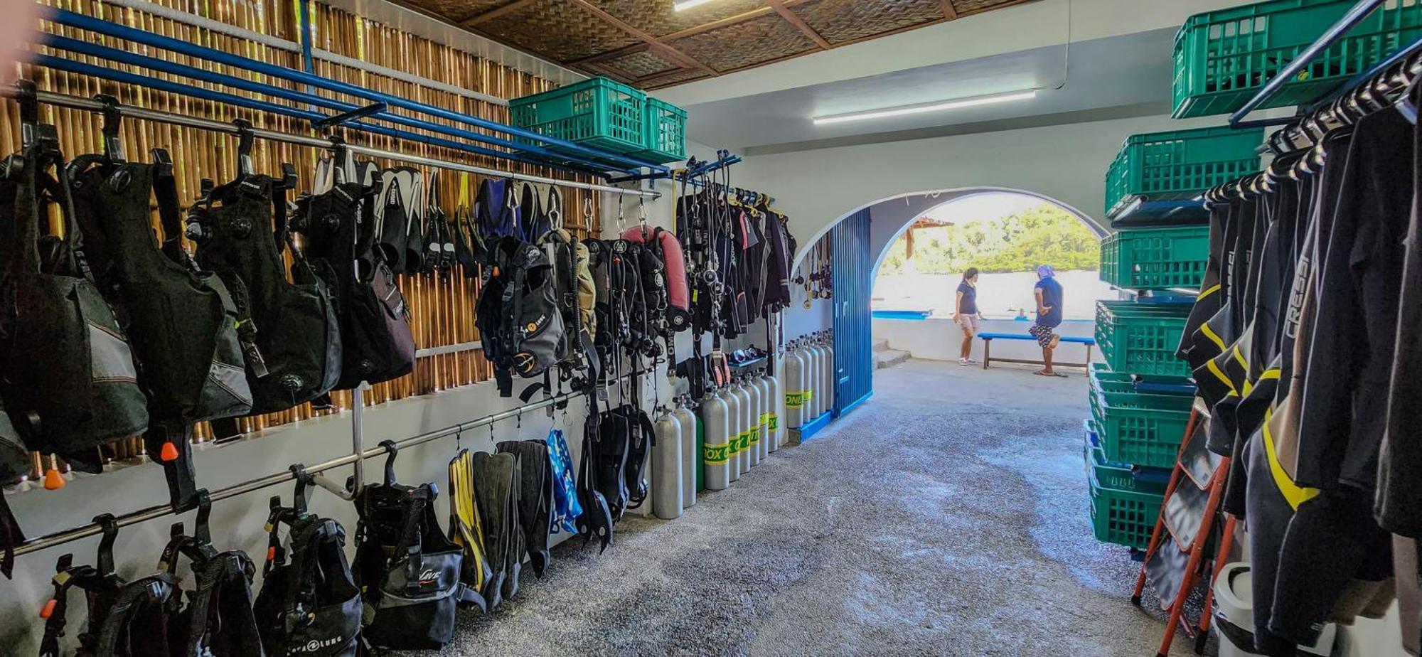 Edgewater Dive & Spa Resort Puerto Galera Ngoại thất bức ảnh