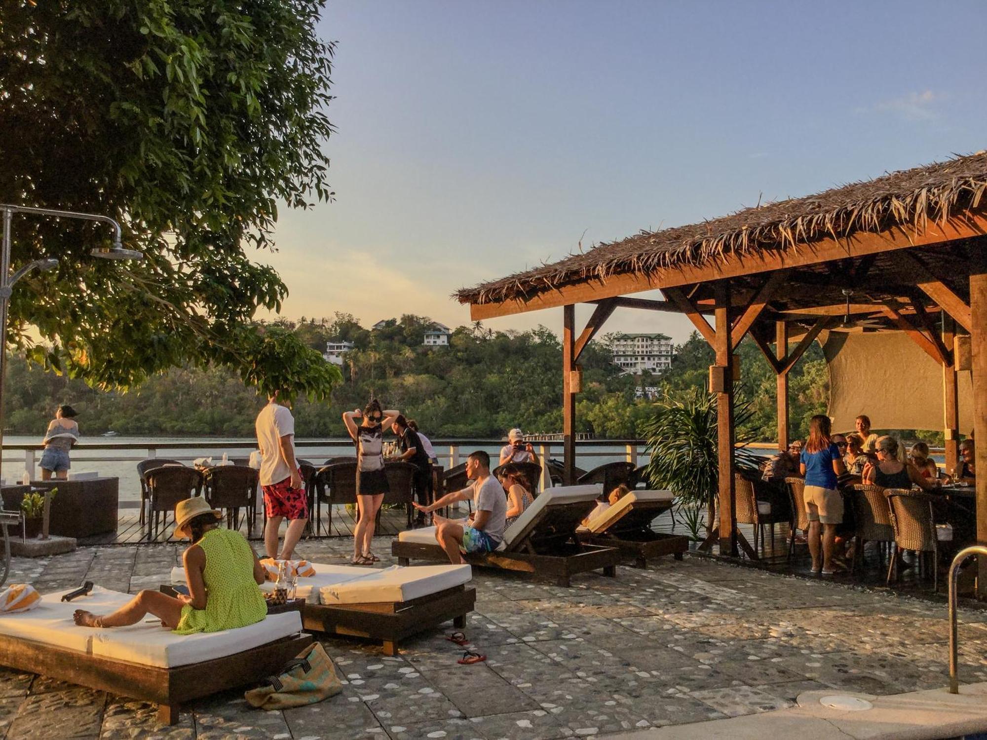 Edgewater Dive & Spa Resort Puerto Galera Ngoại thất bức ảnh