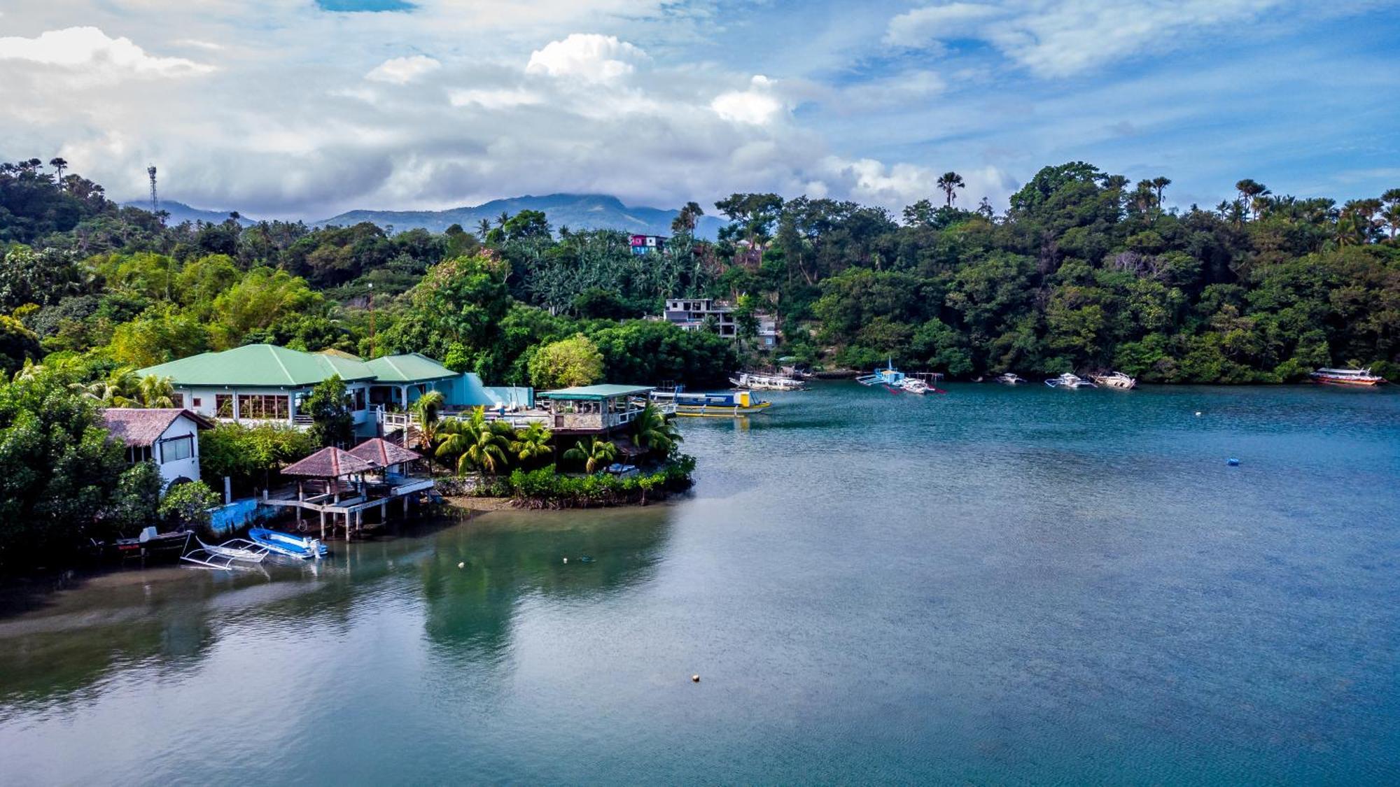 Edgewater Dive & Spa Resort Puerto Galera Ngoại thất bức ảnh