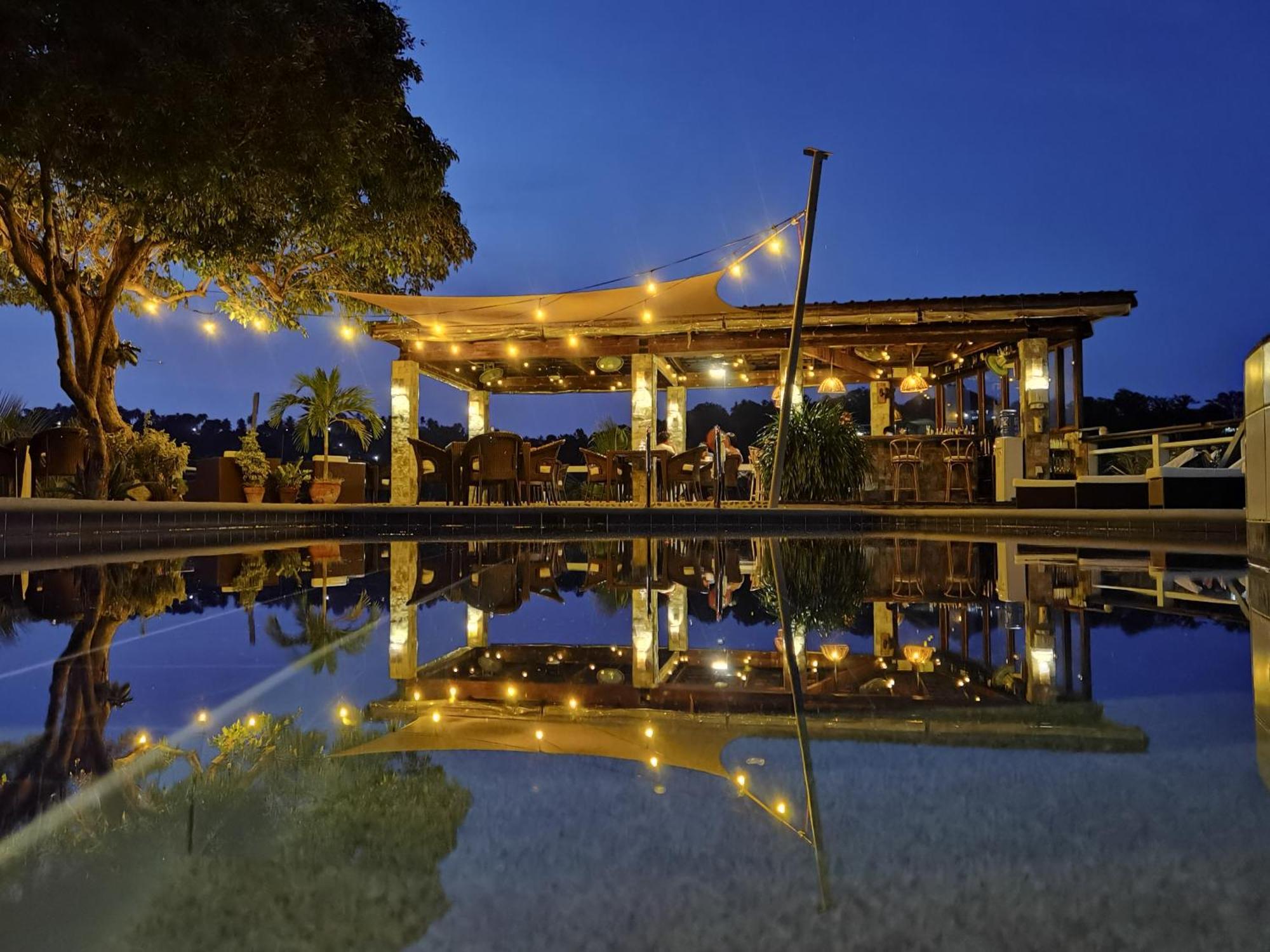 Edgewater Dive & Spa Resort Puerto Galera Ngoại thất bức ảnh