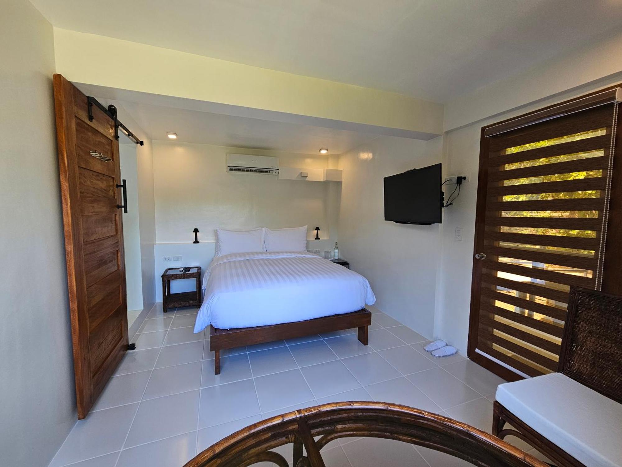Edgewater Dive & Spa Resort Puerto Galera Ngoại thất bức ảnh