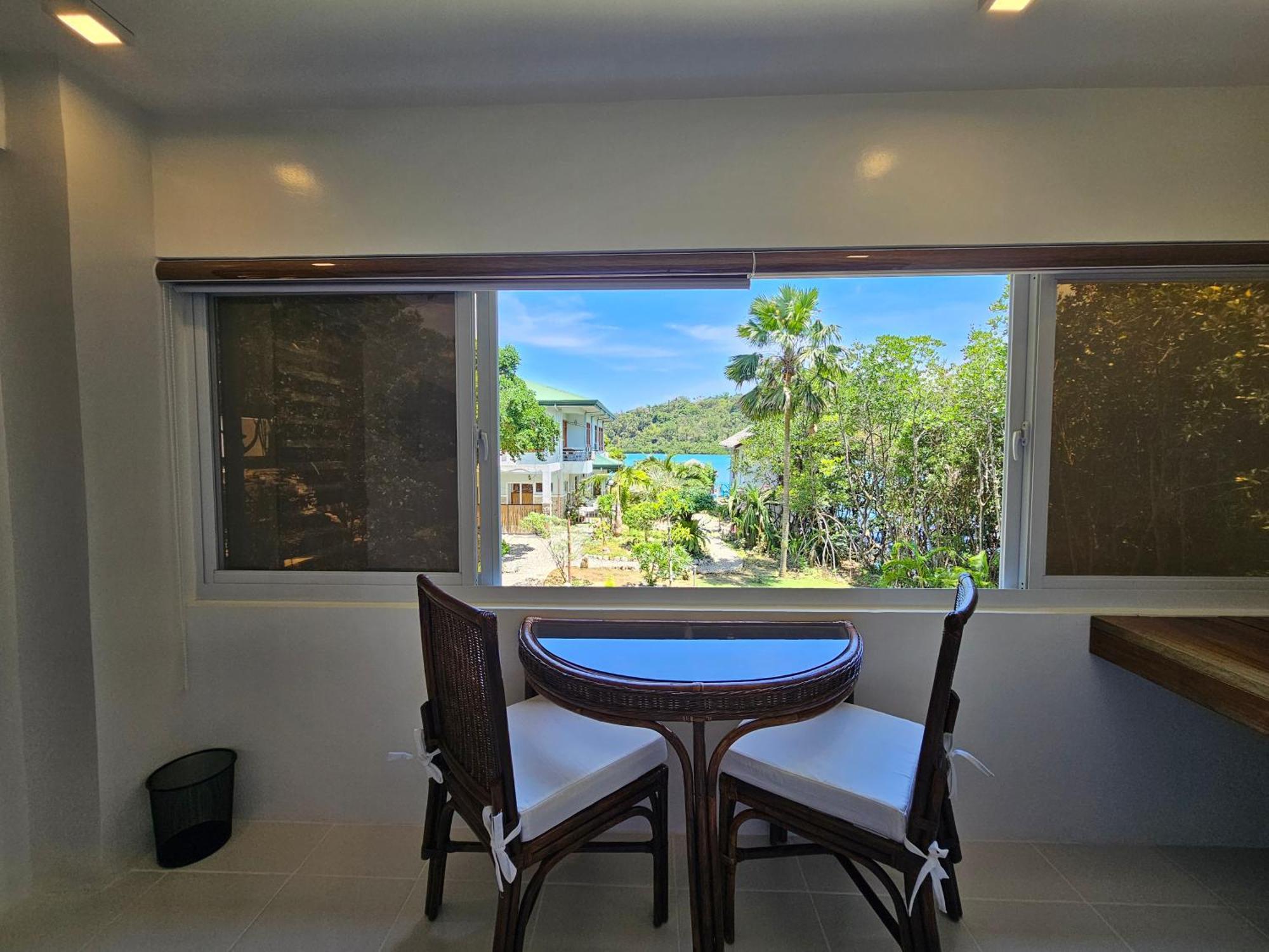 Edgewater Dive & Spa Resort Puerto Galera Ngoại thất bức ảnh