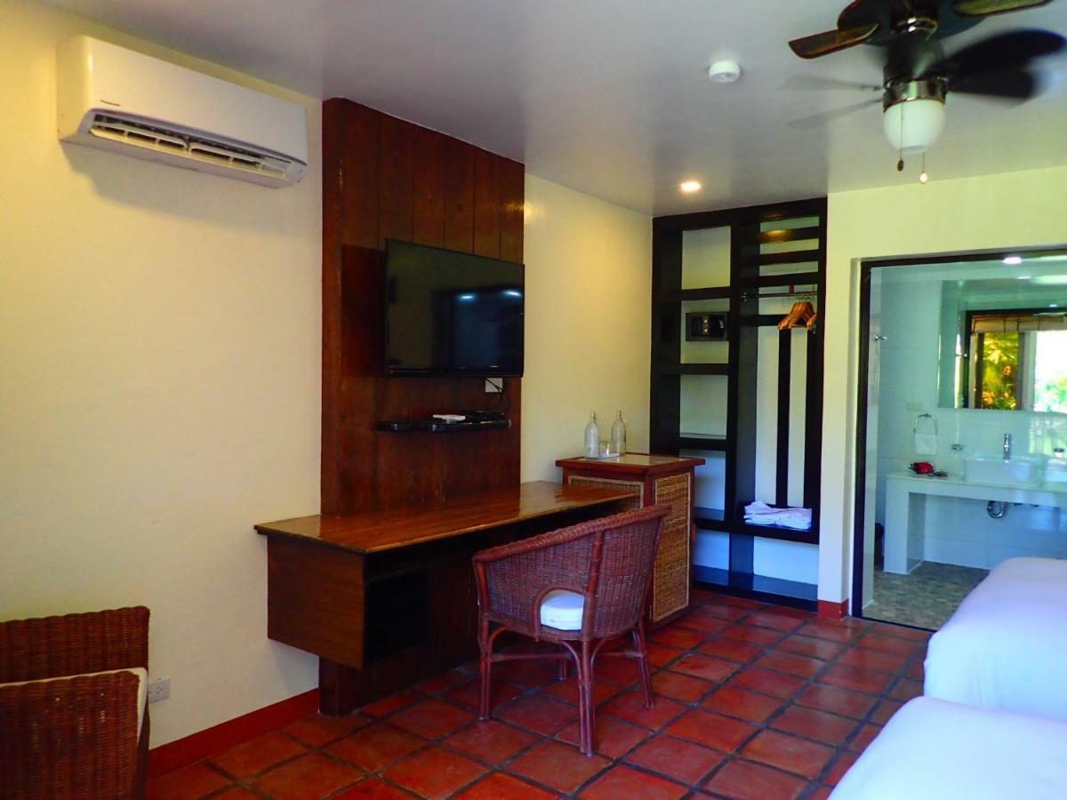 Edgewater Dive & Spa Resort Puerto Galera Ngoại thất bức ảnh