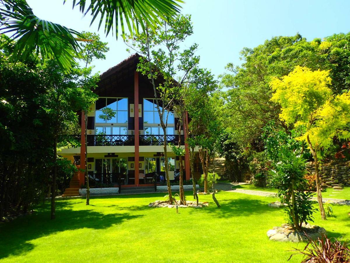 Edgewater Dive & Spa Resort Puerto Galera Ngoại thất bức ảnh