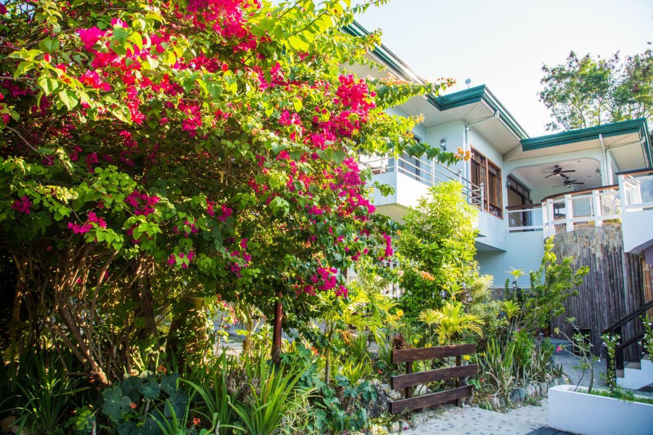 Edgewater Dive & Spa Resort Puerto Galera Ngoại thất bức ảnh