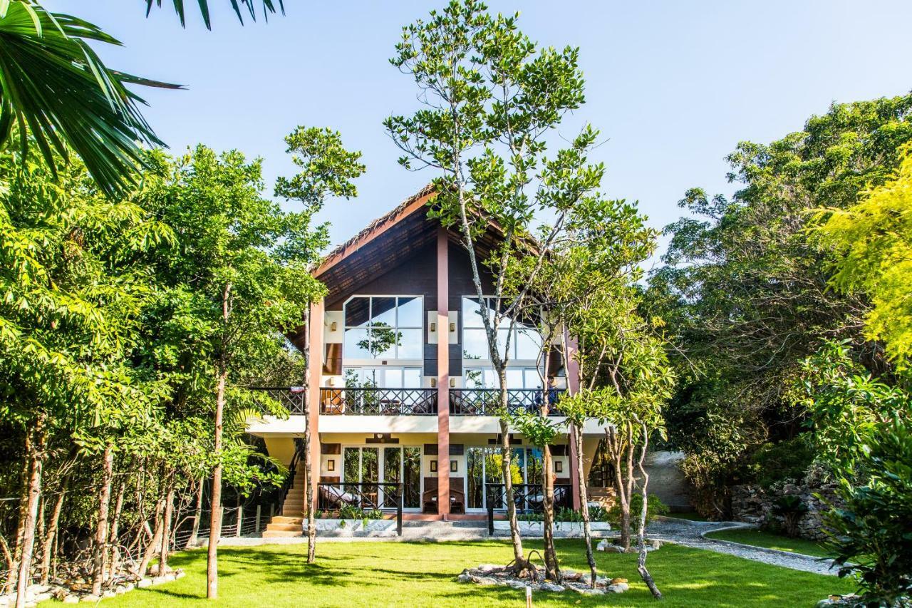 Edgewater Dive & Spa Resort Puerto Galera Ngoại thất bức ảnh